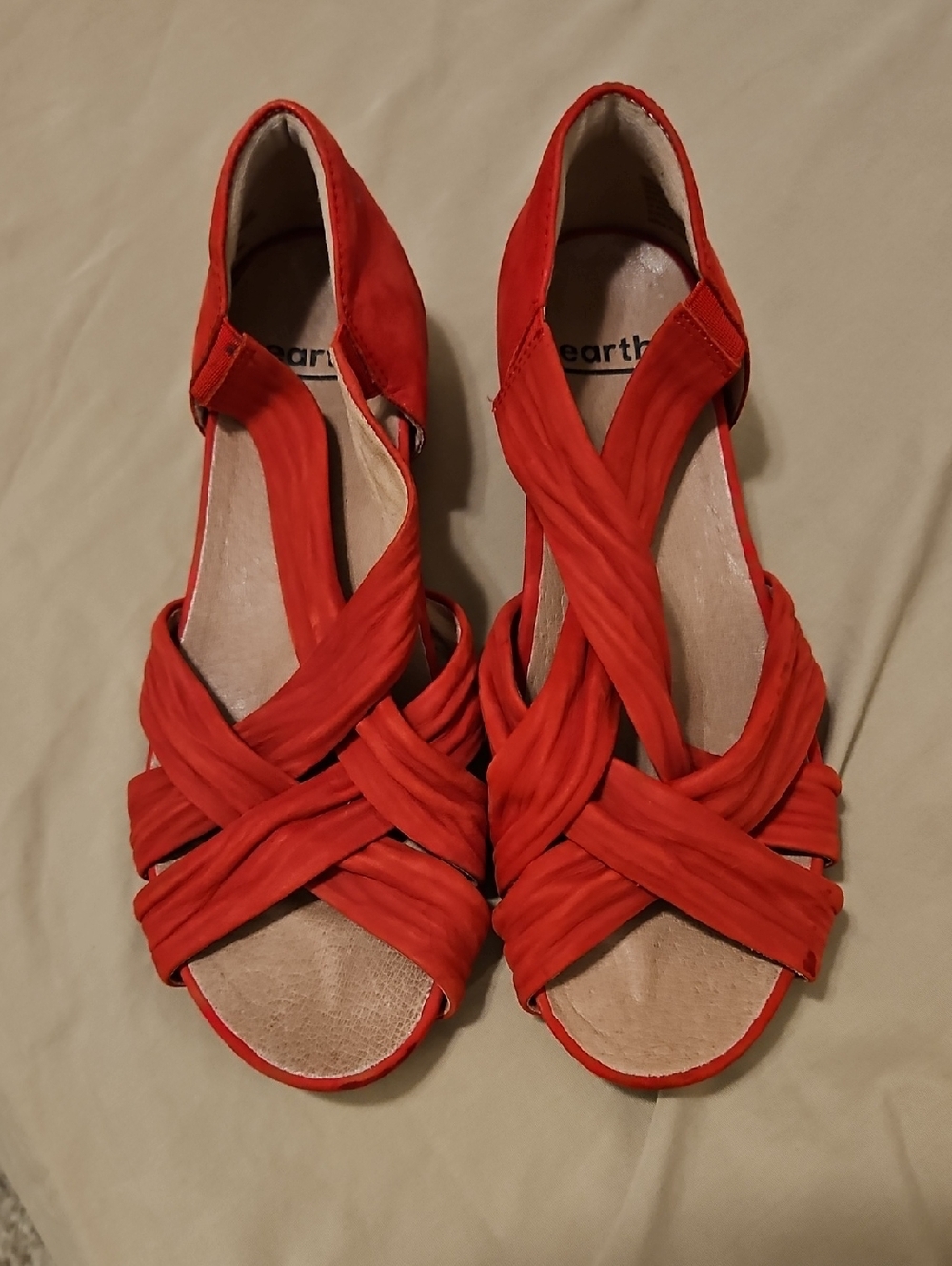 Earth Ficis Gemini, Bright Red Open Toe Sandals for Women, 10M - Picture 2 of 10
